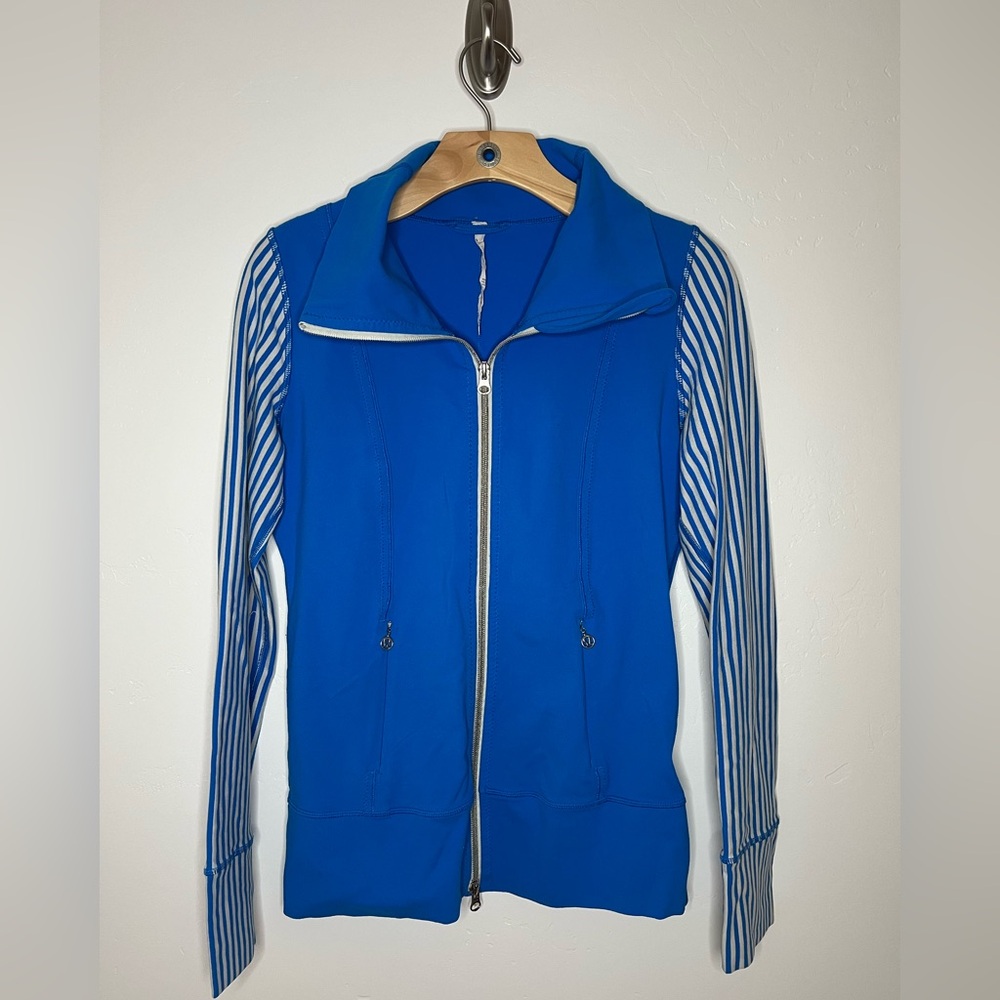 lululemon athletica Bright Blue Zip Jacket with Silver Logo Pull
